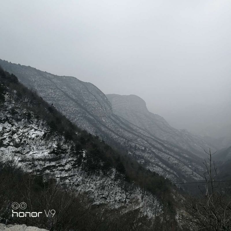 河南眾光生態新材料有限公司開工前先去登登山，而且還是雪山